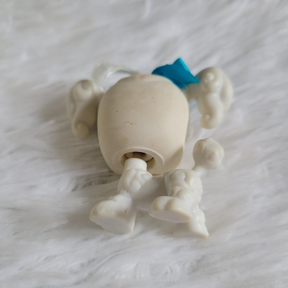 Littlest Pet Shop LPS #17 Poodle Puppy Dog White Blue Eyes Bow Hasbro 2004 - Picture 8 of 9